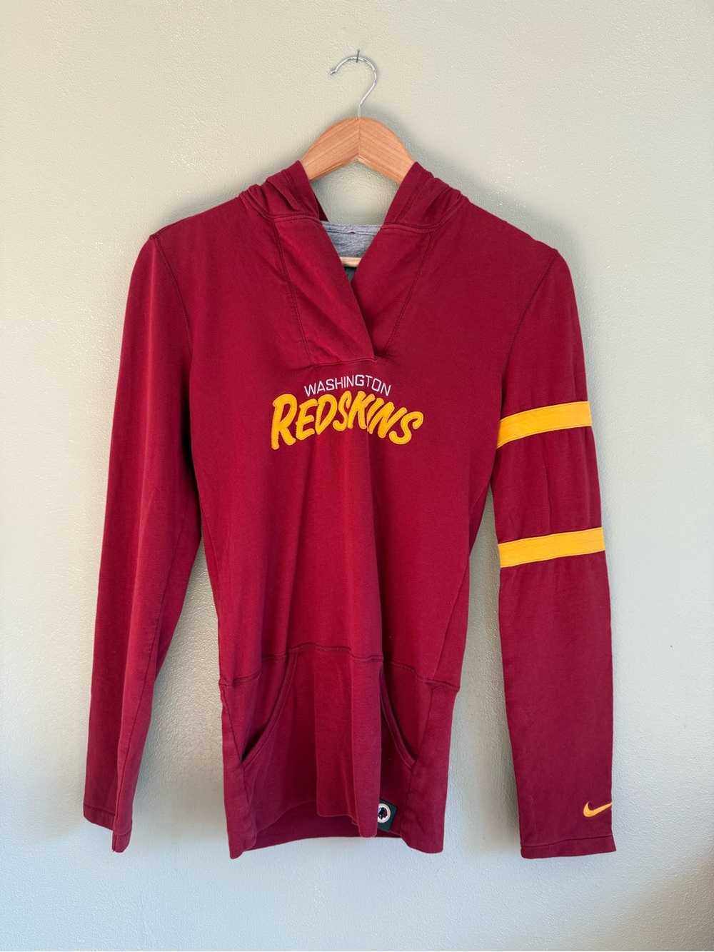Nike Washington Redskins Burgundy Pullover Hoodie Women’s Size Small
